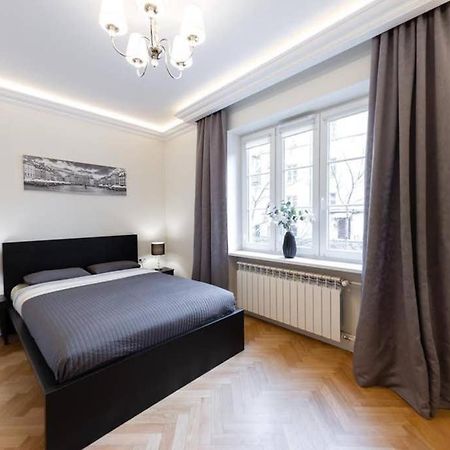 Apartamenty-Mi Crystal Warschau Buitenkant foto
