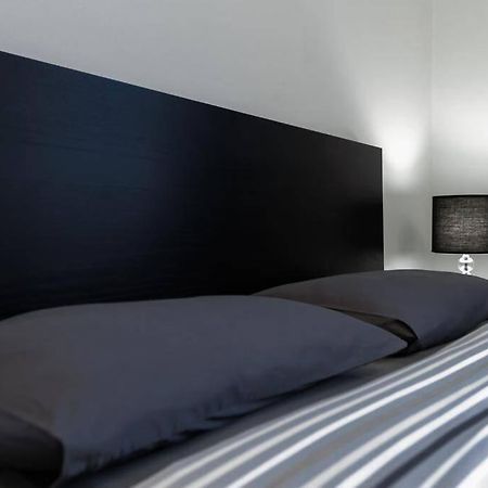 Apartamenty-Mi Crystal Warschau Buitenkant foto