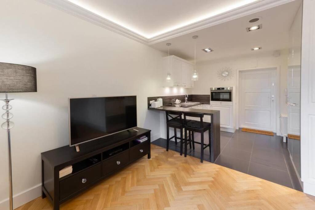 Apartamenty-Mi Crystal Warschau Buitenkant foto