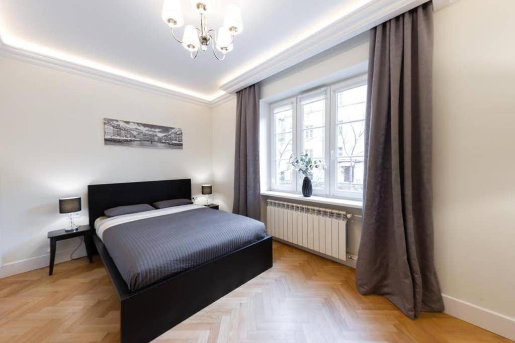 Apartamenty-Mi Crystal Warschau Buitenkant foto