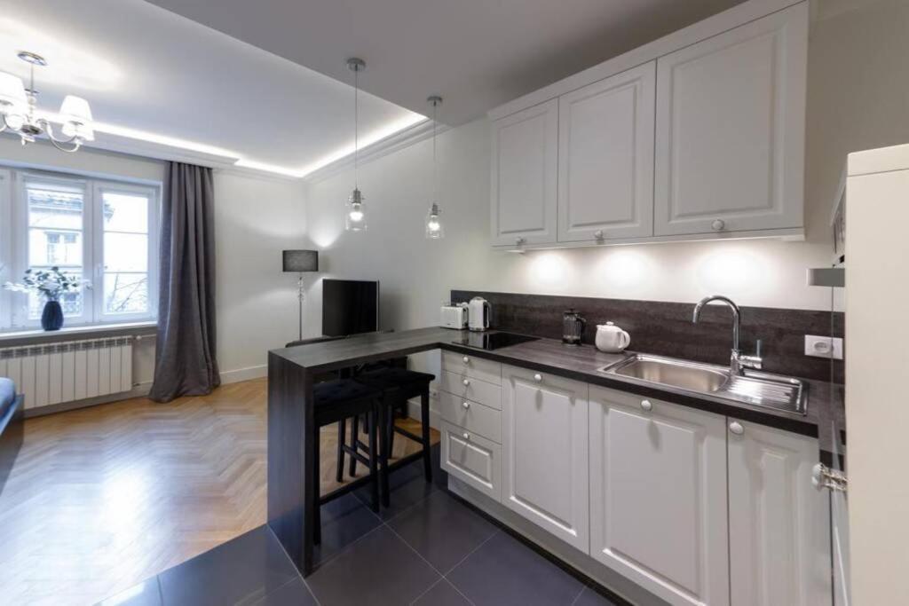 Apartamenty-Mi Crystal Warschau Buitenkant foto