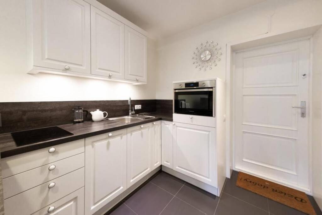 Apartamenty-Mi Crystal Warschau Buitenkant foto