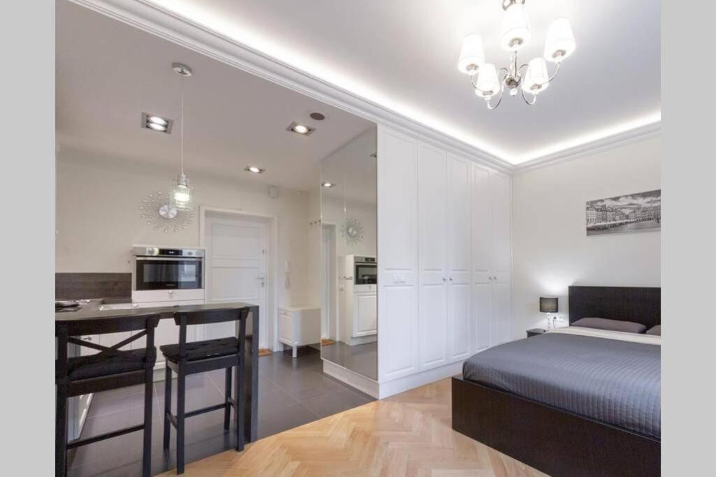 Apartamenty-Mi Crystal Warschau Buitenkant foto